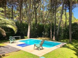 Casa Penelope Pinamar, hotel in Pinamar