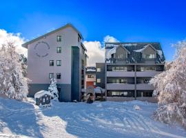 Snow Ski Apartments 41, hótel í Falls Creek