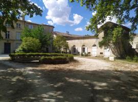 Gîte de l'orangerie du Château de la Bégude de Mazenc, vacation rental in La Bégude-de-Mazenc