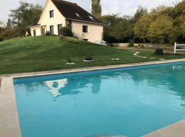 Le pain perdu de germaine, hotel con estacionamiento en Château-Gontier