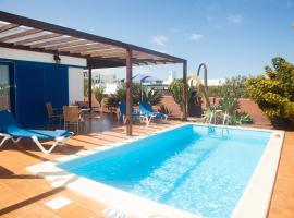 Villas Las Marinas: Playa Blanca'da bir otel