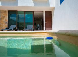 New Modern Villa, PRIVATE pool, high internet speed, 2 blocks from the beach, villa à Chicxulub