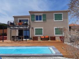 Maison avec vue sur la mer et avec piscine à Fitou, feriebolig i Fitou