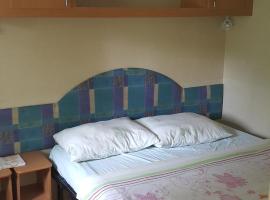 bungalo: Buzet şehrinde bir otel