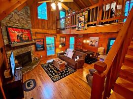 GYPSY ROAD - Privacy! Log Cabin with Hot Tub, WiFi, DirecTV and Arcade, villa in Sevierville