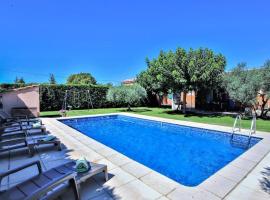 Cozy Home In Carpentras, hotel en Carpentras