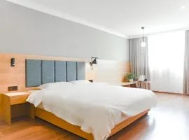 Travel light hostel
