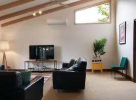 Serena- a stone's throw from Lake Daylesford