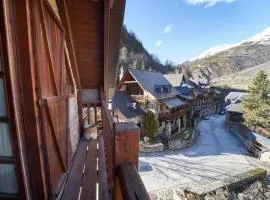 Apartment 3 bedrooms with ski locker and parking at Baqueira-Beret