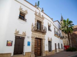 Palacio Sirvente Mieres - PARKING GRATUITO, cheap hotel in Andújar