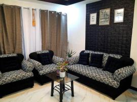 Jan's Haven Staycation House Deca Clark Angeles, hotel v destinaci Angeles