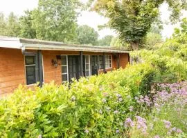 Gezellig ruim landelijk huisje aan het water
