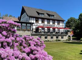 Boutique Hotel Restaurant Hollerather Hof, hotel v destinaci Hellenthal