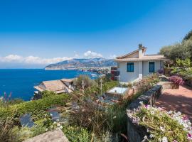 Sorrento & Else - Deluxe Apartments, Hotel in Sorrent
