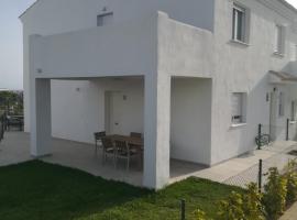 CASA ROMPEOLAS Atlanterra, cottage in Zahara de los Atunes