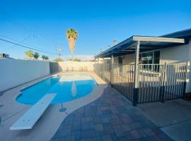 Upscale Tempe Getaway, hotel v destinaci Tempe