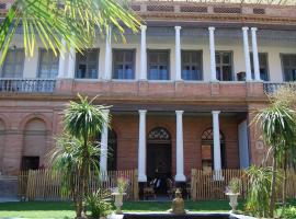 La Maison des Lumieres, hotel v destinaci Beaumont-de-Lomagne