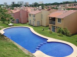 Nueva Casa de playa Brisas del Mar, holiday home sa Ixtapa