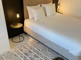 3 Room Luxury Design Apartment