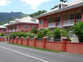 Viesnīca Reef Holiday Apartments pilsētā Anse aux Pins