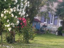 Maison de campagne à la ferme, hotel i Pillac