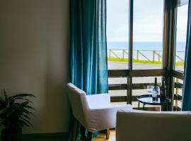 Enjoy VIEW apartment - ocean, surf, beach, eat & work, hotel en Atouguia da Baleia