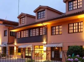 Hotel Marqués de la Moral、にあるアストゥリアス空港 - OVDの周辺ホテル