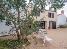 Maison pour 6 - Jardin - 950m de la plage, ξενοδοχείο σε Jard-sur-Mer