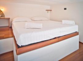 Medusa Apartment - Monolocale Centro, hotel spa en Finale Ligure