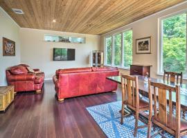 Austin Home with Deck, Yard, and Hill Country View! – dom wakacyjny w mieście Buffalo Gap