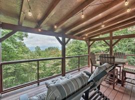 Yellow Mountain Blairsville Cabin with Scenic Deck, hotel a Hood