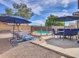Dreamy El Mirage Oasis Less Than 12 Mi to Golf and Hike, hotel in El Mirage
