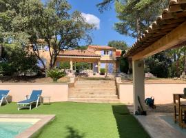 Chambres dans le Luberon - Bois Romay, viešbutis mieste La Bastide-des-Jourdans