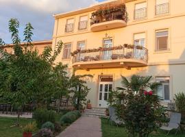 Aurelia Rooms, hotelli kohteessa Mostar lähellä maamerkkiä Old Bazar Kujundziluk