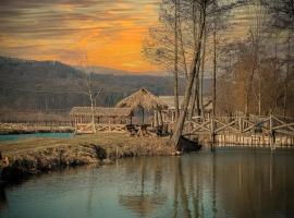 La Helesteu, hotel di Lăzăreşti