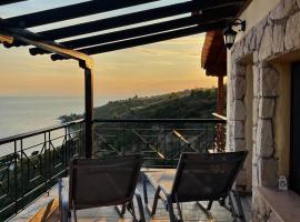 Villa Sunrise, hotel in Agia Paraskevi