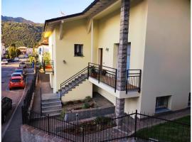 LORA GIUSTA GUEST HOUSE, guest house in Como