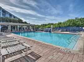 Poolside Sun and Fun Condo Near New Smyrna Beach!, hotel i nærheden af Turtle Mound River Tours, New Smyrna Beach