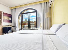 Hostal Martes Cáceres Plaza Mayor - Tercer piso SIN ascensor: Cáceres'te bir konukevi