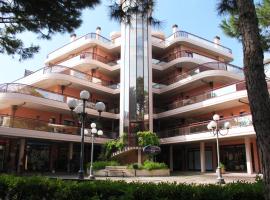 Residence Crystal Palace, hotel near Adriatic Golf Club Cervia, Milano Marittima