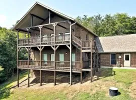 Hot Tub & Game Room! Group-Ready Smokies Cabin