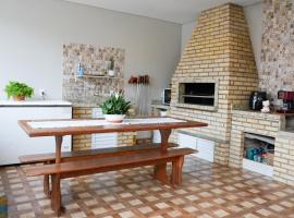 Casas do Preto, hotel en Guarda do Embaú