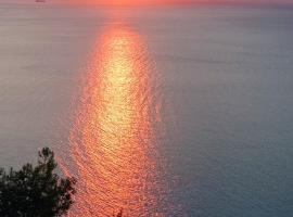 South Side, homestay in Athanion
