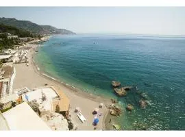 Private Beach Apartment in Taormina
