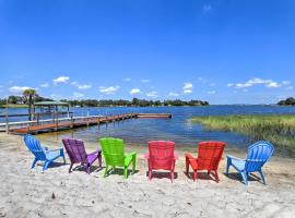 Lakefront Babson Park Escape Pet Friendly!, hotel em Frostproof