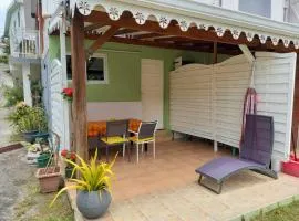 Petit appartement cosy près des plages