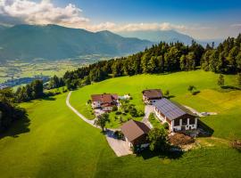 Bio-Familienbauernhof Grubsteighof, hotel v destinaci Sankt Koloman