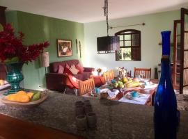 Casa do lago- Beleza, conforto e tranquilidade!, hotel in Picinguaba