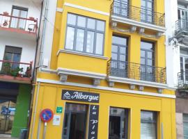 Albergue La Plaza, Hotel in Tineo