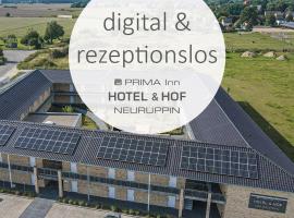 PRIMA Inn HOTEL & HOF NEURUPPIN - digitales & rezeptionsloses Motel、ノイルピーンのB&B